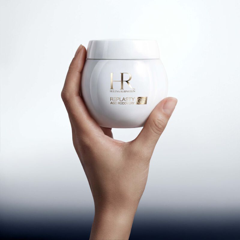 Hand halt Helena Rubinstein RePLASTY Age Recovery Tiegel.​