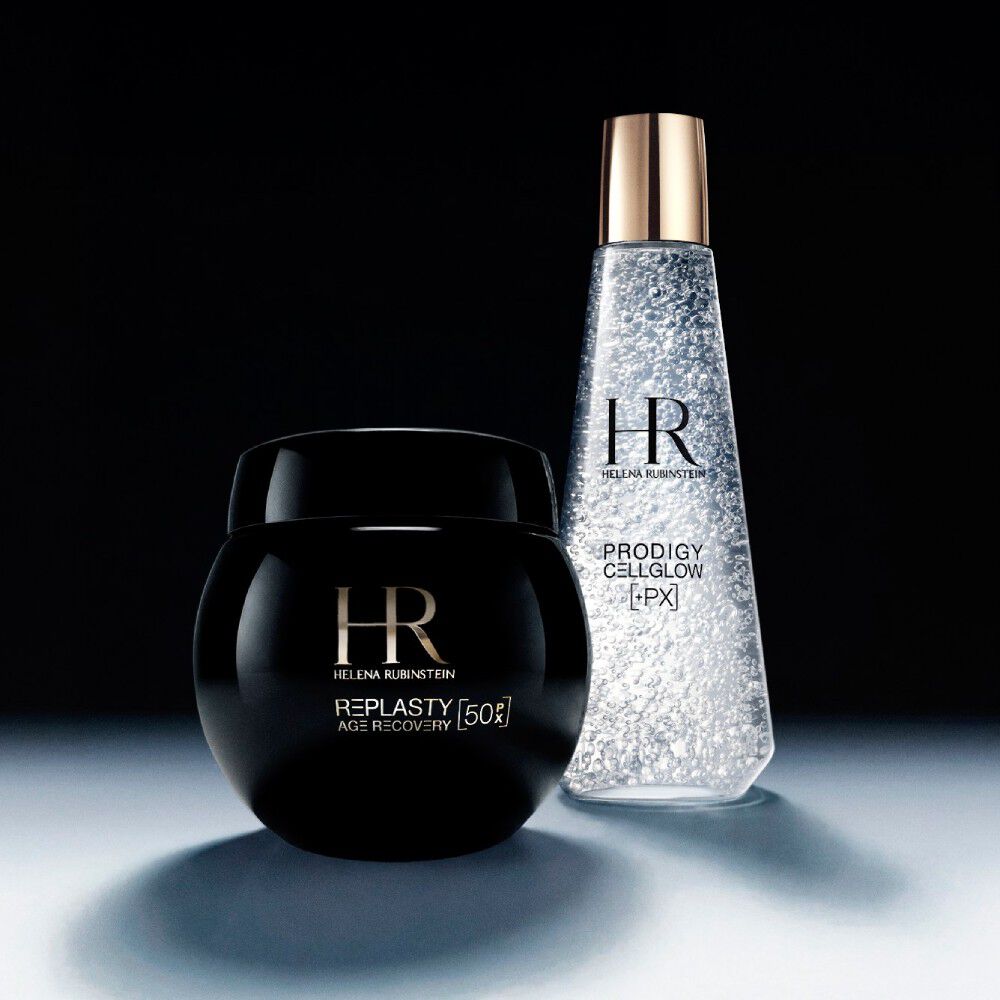 Helena Rubinstein Prodigy Cellglow Serumflasche (klar, Blaschen) und Re-Plasty Cremetiegel (schwarz). Auf einem texturierten, leuchtenden weißen Hintergrund platziert, symbolisiert Eleganz und Pflegeeffizienz.